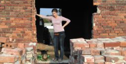 Adaptacja stodoły na dom zeroenergetyczny – otwory okienne